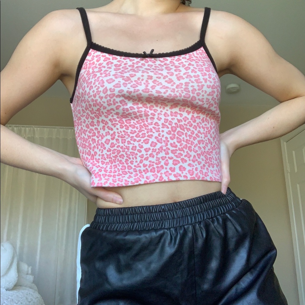 Pink cheetah print cropped tank top